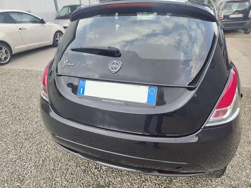 Usata Lancia Ypsilon 69 CV (50 kW) 2017 Nero Utilitaria