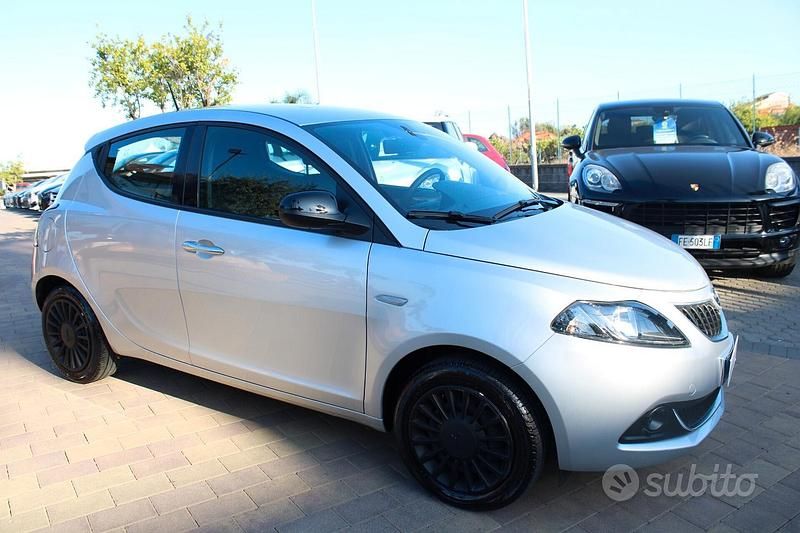 Usata Lancia Ypsilon S 69 CV (50 kW) 2022 Grigio Utilitaria