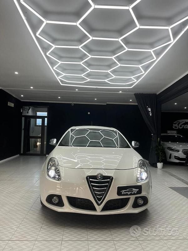 Usata Alfa Romeo Giulietta Distinctive 175 CV (128 kW) 2014 Bianco Berlina