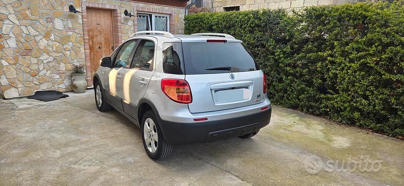 Usata Fiat Sedici 120 CV (88 kW) 2007 Grigio SUV
