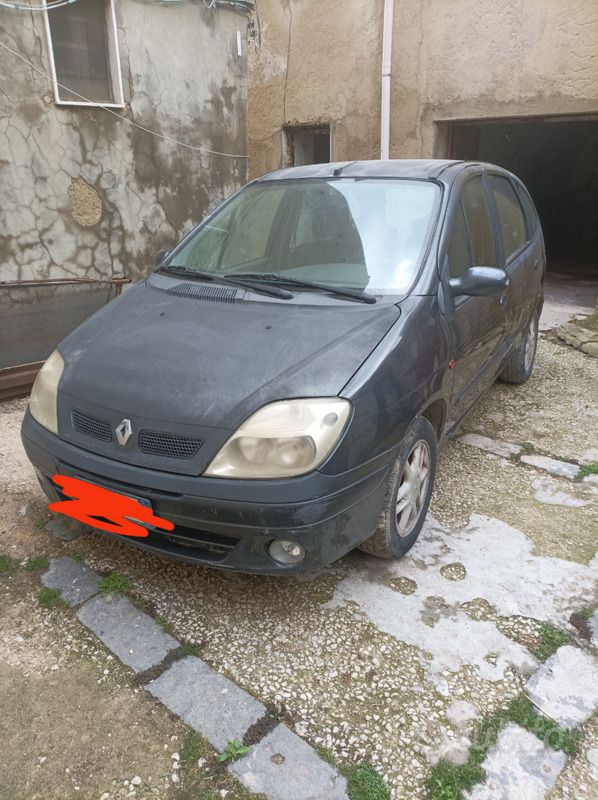 Usata 2002 Renault Scénic Monovolume | 650 € (Super prezzo) - Immagine 1/4