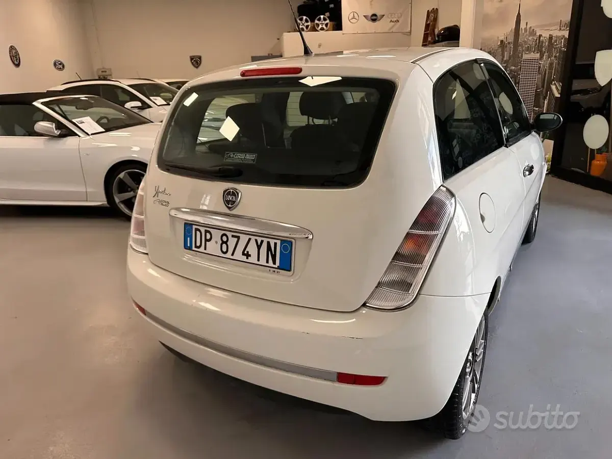 Usata Lancia Ypsilon 60 CV (44 kW) 2008 Bianco Utilitaria