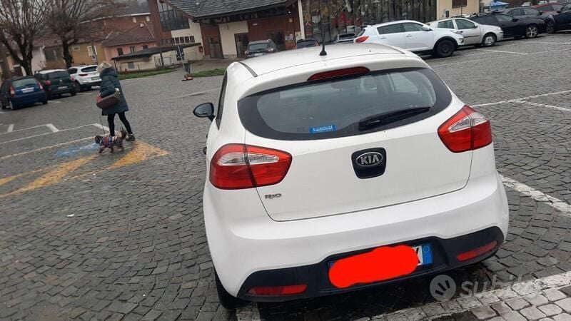 Usata Kia Rio 86 CV (63 kW) 2012 Bianco Utilitaria