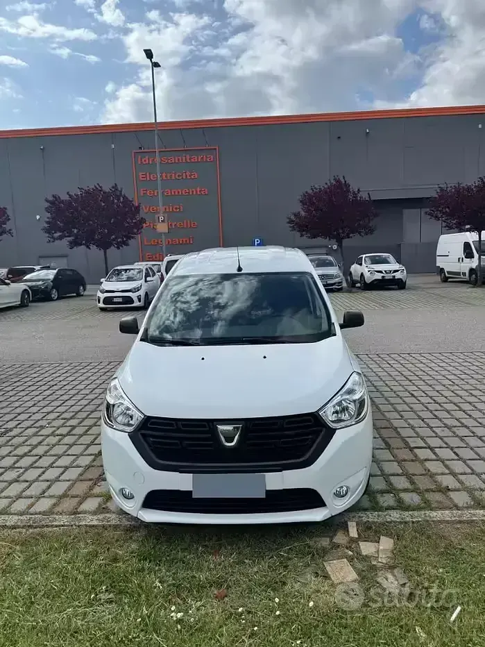 Usata Dacia Dokker 95 CV (69 kW) 2021 Bianco Monovolume