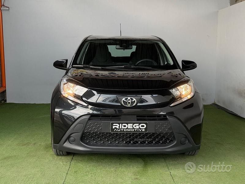 Usata Toyota Aygo X Active 72 CV (52 kW) 2022 Nero SUV