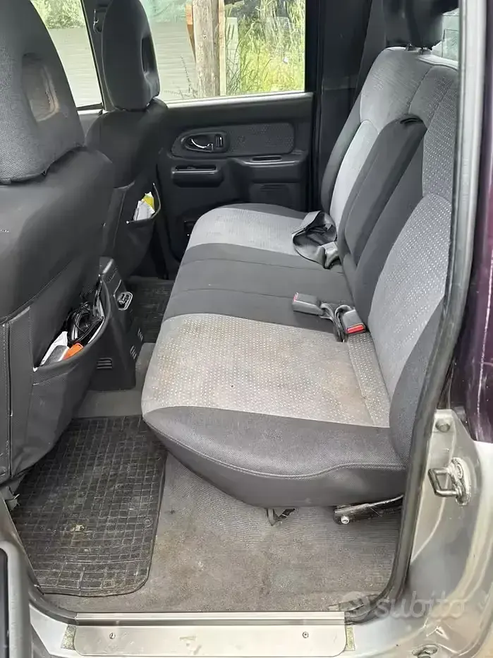 Usata Mitsubishi L200 115 CV (84 kW) 2006 Grigio Pick-up