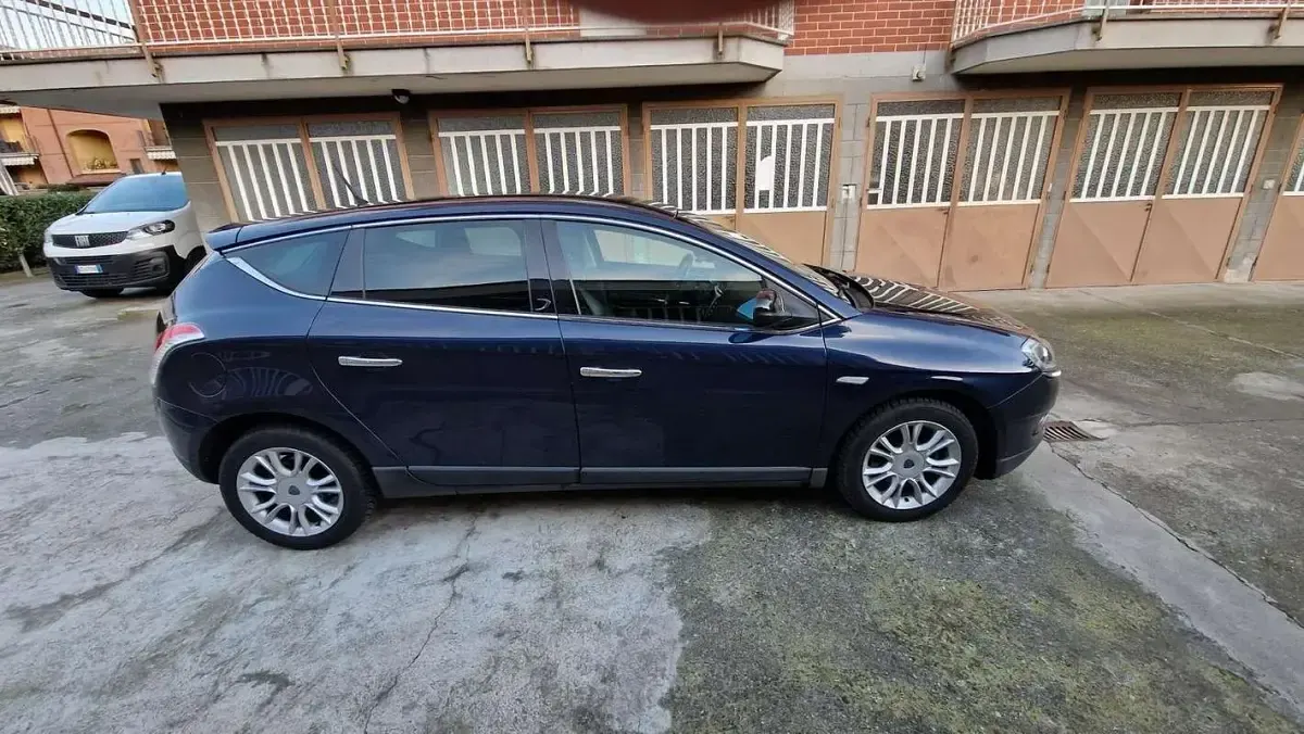 Usata Lancia Delta 120 CV (88 kW) 2009 Utilitaria