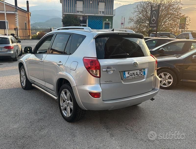 Usata Toyota RAV4 Luxury 177 CV (130 kW) 2007 Grigio SUV