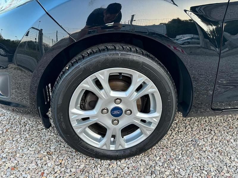 Usata Ford Fiesta Business Edition 92 CV (67 kW) 2016 Nero Berlina