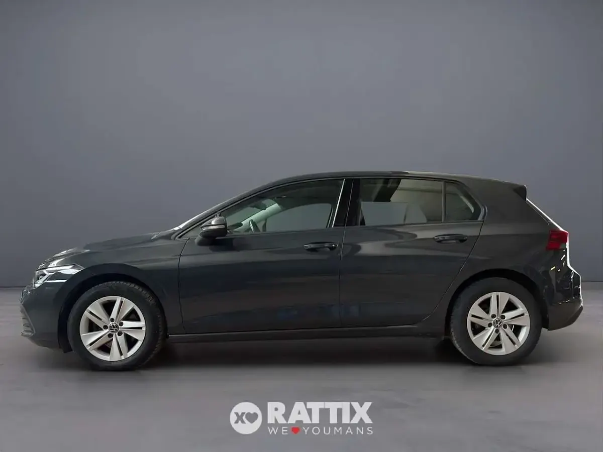 Usata VW Golf VIII Life 110 CV (80 kW) 2020 Urano grey Berlina