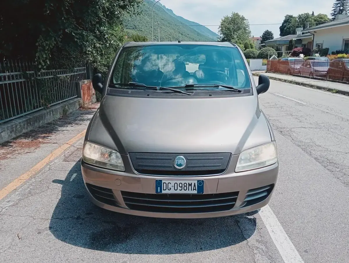 Usata Fiat Multipla Emotion 103 CV (75 kW) 2007 Nero Monovolume