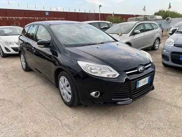 Usata Ford Focus 116 CV (85 kW) 2012 Nero Station wagon
