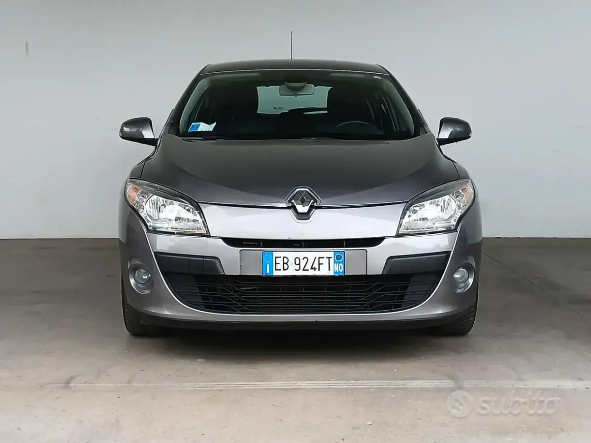 Usata Renault Mégane Dynamique 110 CV (80 kW) 2010 Grigio Berlina