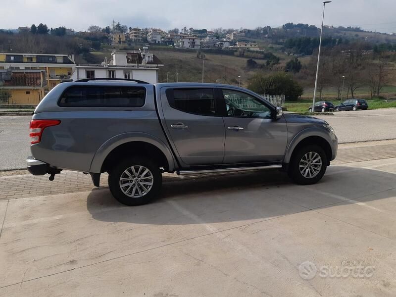Marrone Usata 2016 Mitsubishi L200 Pick-up | 21.000 € (Ottimo prezzo) - Immagine 1/4