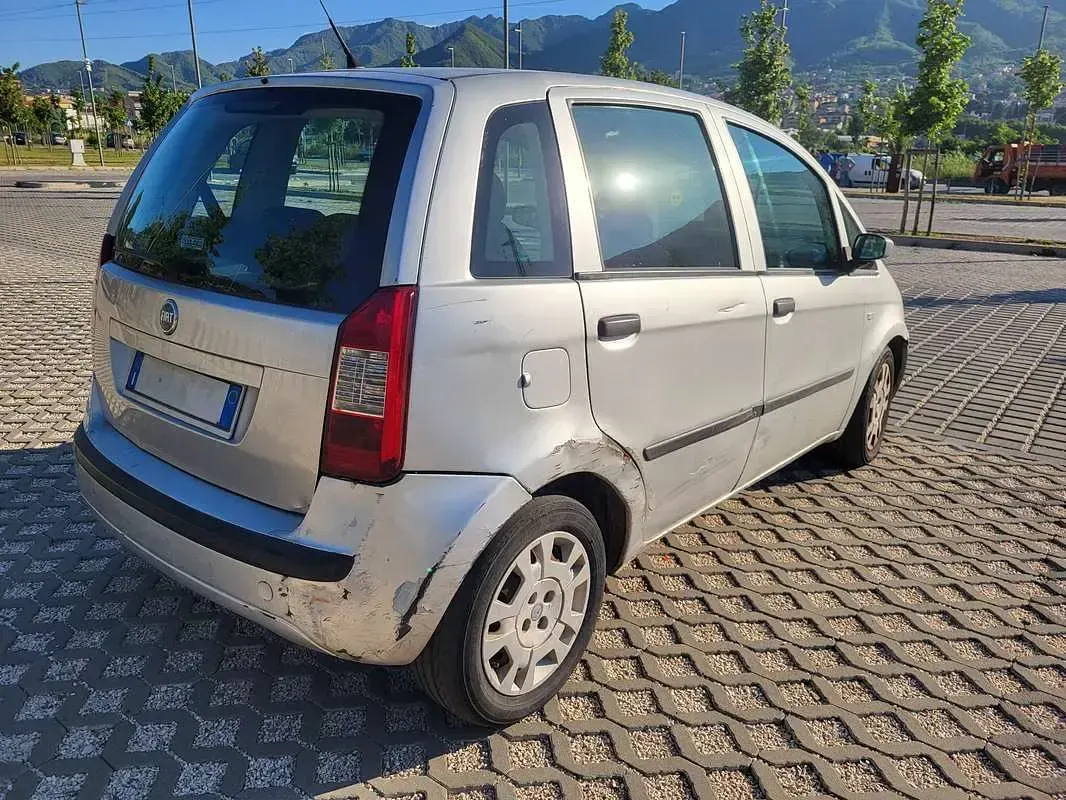 Usata Fiat Idea 69 CV (50 kW) 2006 Grigio Monovolume