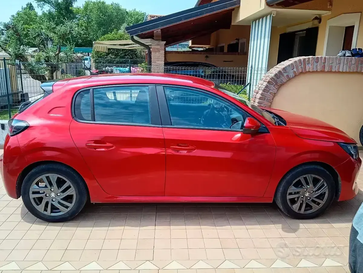 Usata Peugeot 208 Active 75 CV (55 kW) 2021 Rosso Utilitaria