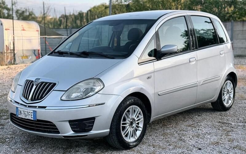 Usata 2009 Lancia Musa Monovolume | 3200 € (Buon prezzo) - Immagine 1/4