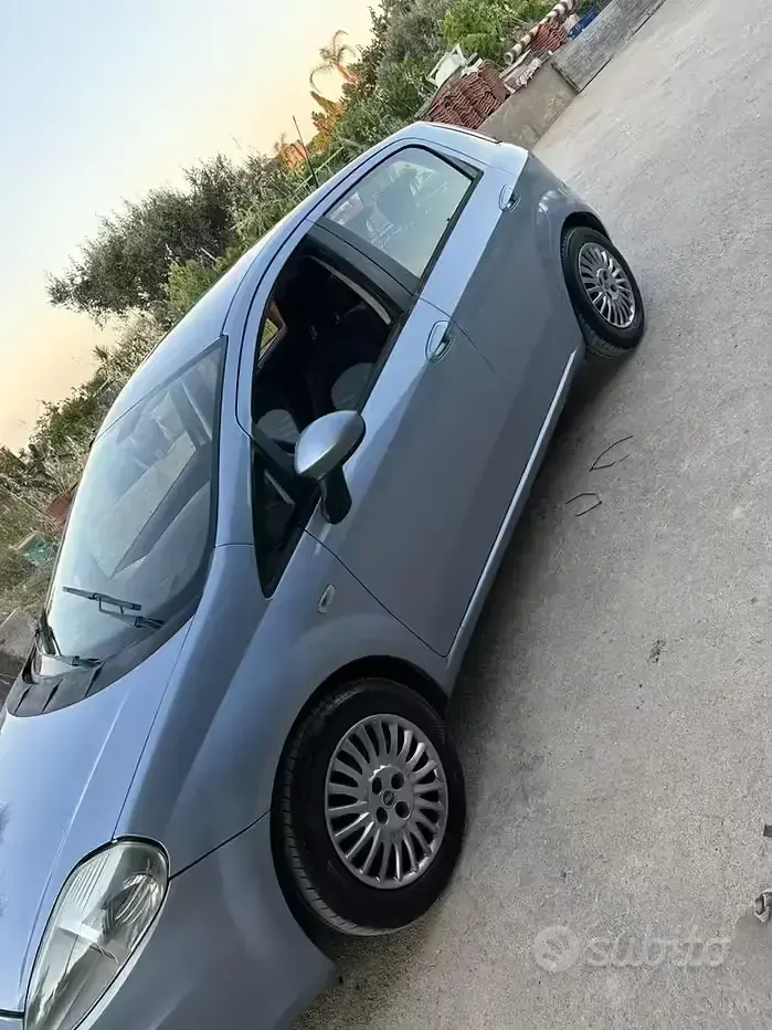 Usata Fiat Punto 90 CV (66 kW) 2018 Grigio Utilitaria