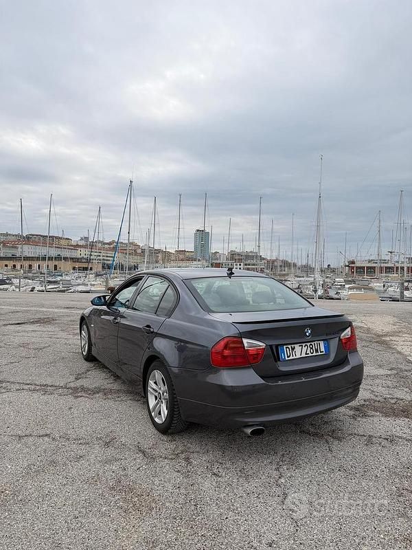 Usata BMW 320 177 CV (130 kW) 2007 Nero Berlina