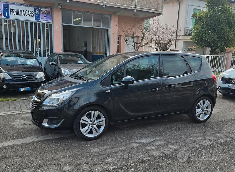 Usata Opel Meriva Cosmo 120 CV (88 kW) 2016 Nero Monovolume