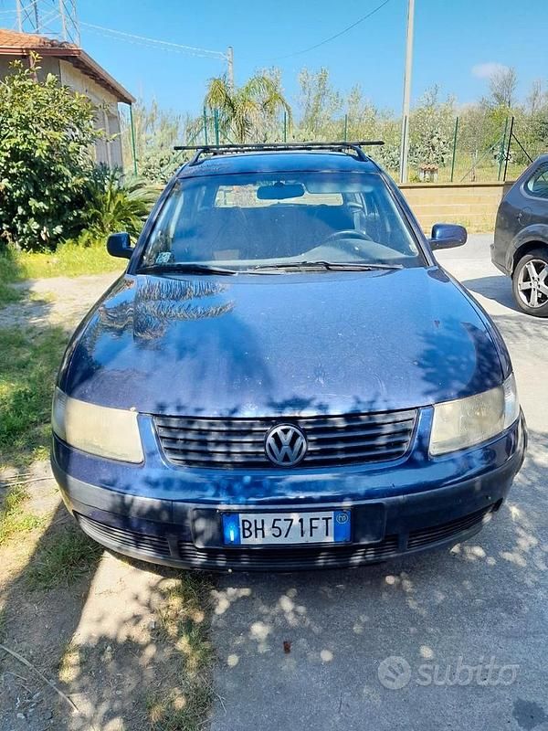 Usata VW Passat 116 CV (85 kW) 2000 Blu Station wagon