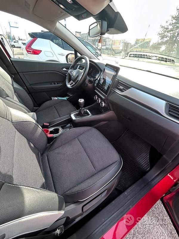 Usata Renault Captur Intens 101 CV (74 kW) 2022 Rosso SUV