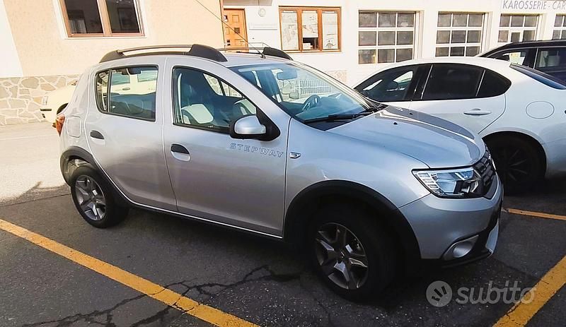 Usata Dacia Sandero Stepway 90 CV (66 kW) 2018 Grigio Berlina