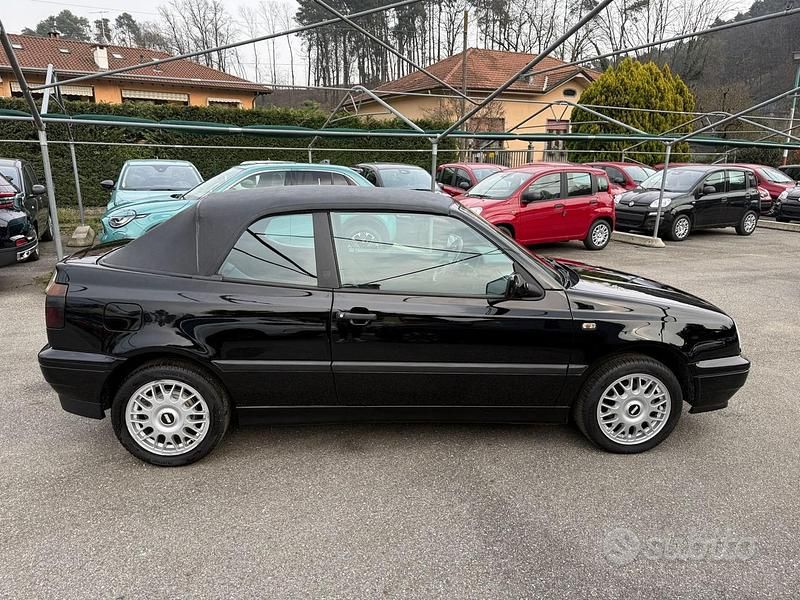 Usata VW Golf Cabriolet 101 CV (74 kW) 1995 Nero Cabrio