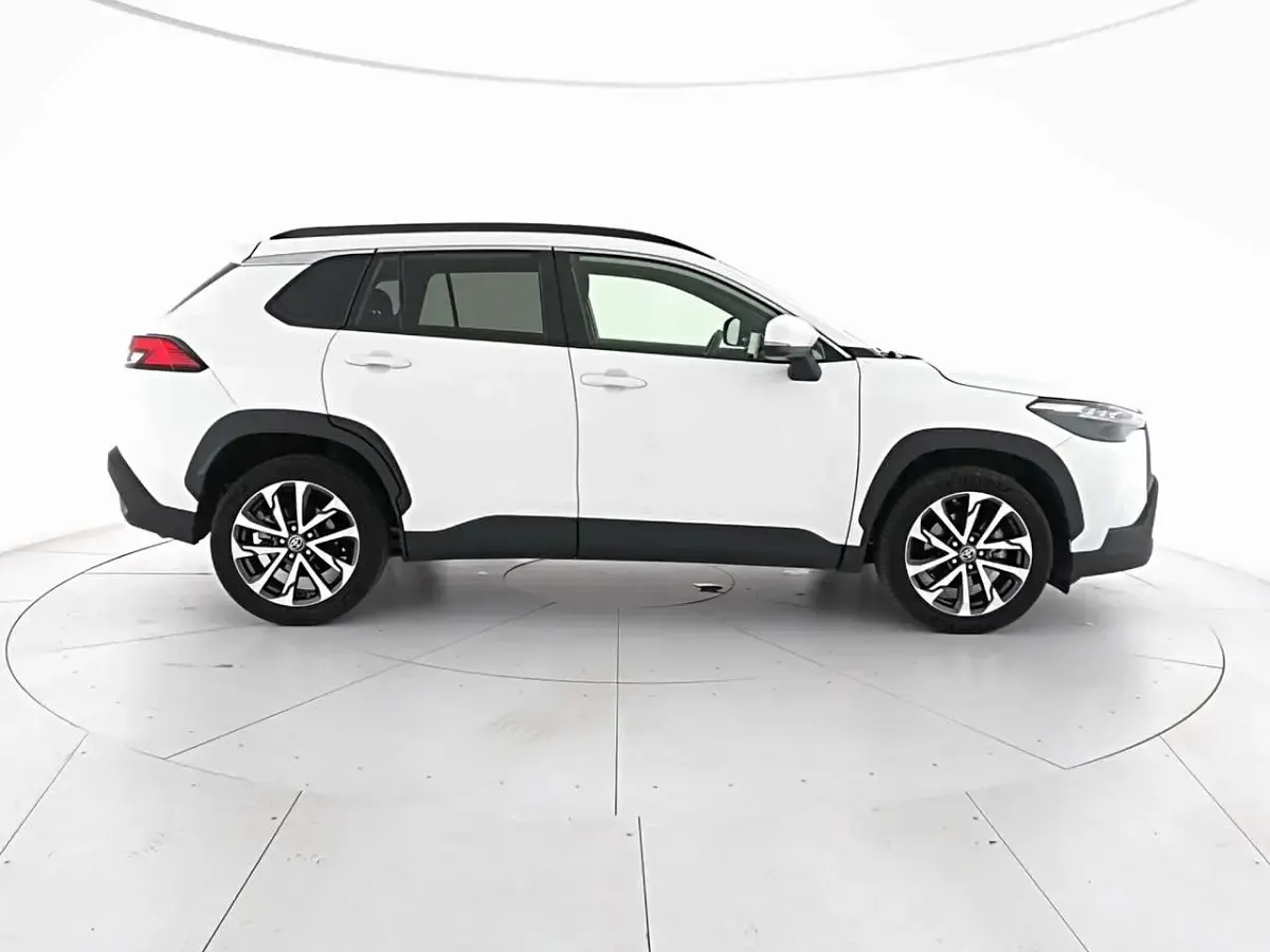 Usata Toyota Corolla Cross Trend 152 CV (111 kW) 2023 Bianco SUV