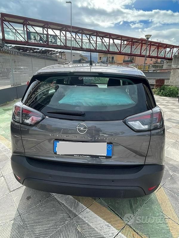 Usata Opel Crossland 110 CV (80 kW) 2023 Grigio SUV