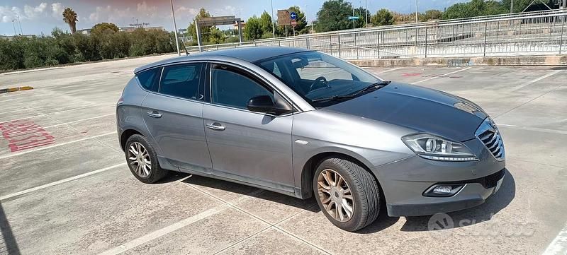 Usata Lancia Delta 120 CV (88 kW) 2013 Utilitaria