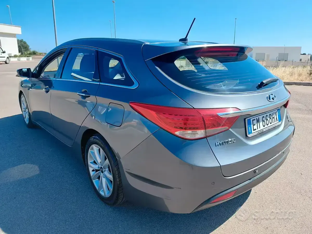 Usata Hyundai i40 Comfort 116 CV (85 kW) 2012 Grigio Station wagon