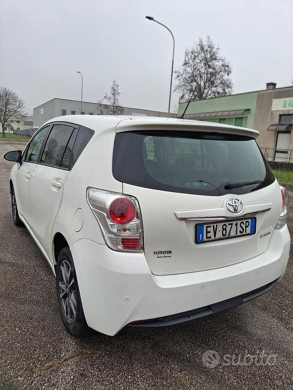 Usata Toyota Verso 2014 Bianco Monovolume