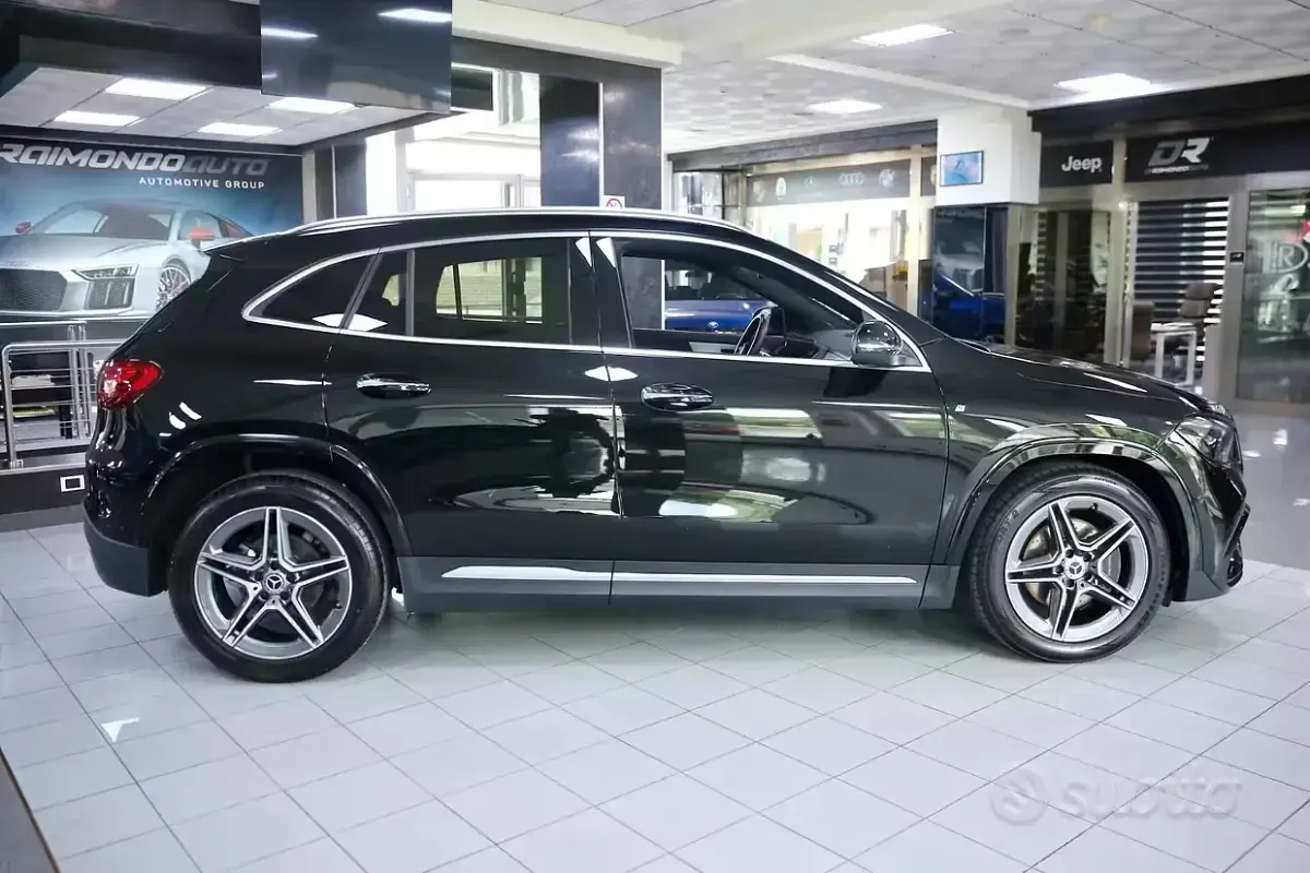 Usata Mercedes GLA180 Advanced Plus 116 CV (85 kW) 2024 Nero SUV
