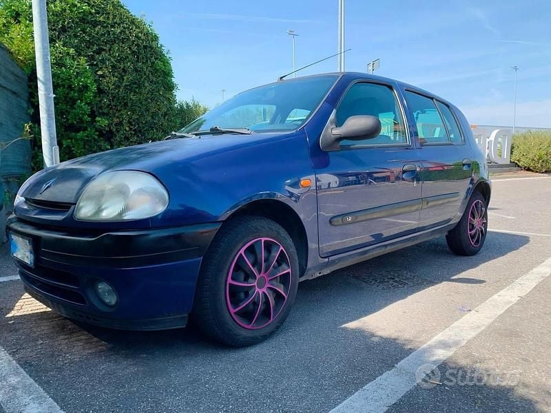 Usata Renault Clio II 58 CV (42 kW) 2000 Blu Berlina