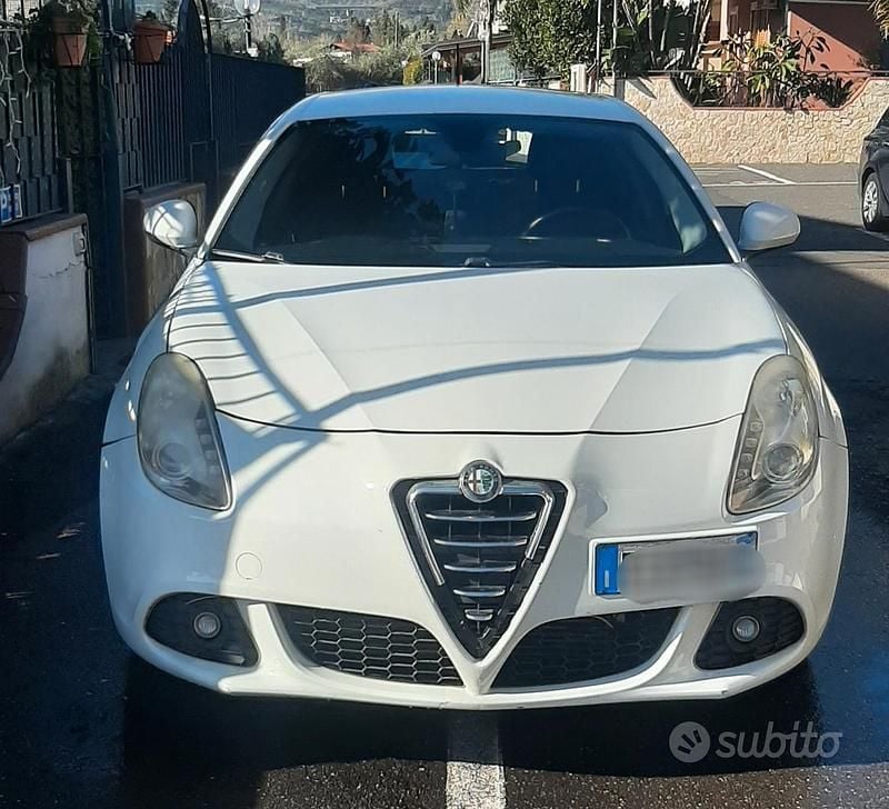 Usata Alfa Romeo Giulietta 105 CV (77 kW) 2013 Bianco Utilitaria