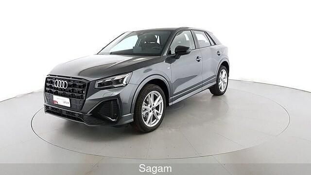 Grigio daytona perla Nuova 2025 Audi Q2 S-Line SUV | 38.900 € (Buon prezzo) - Immagine 1/4