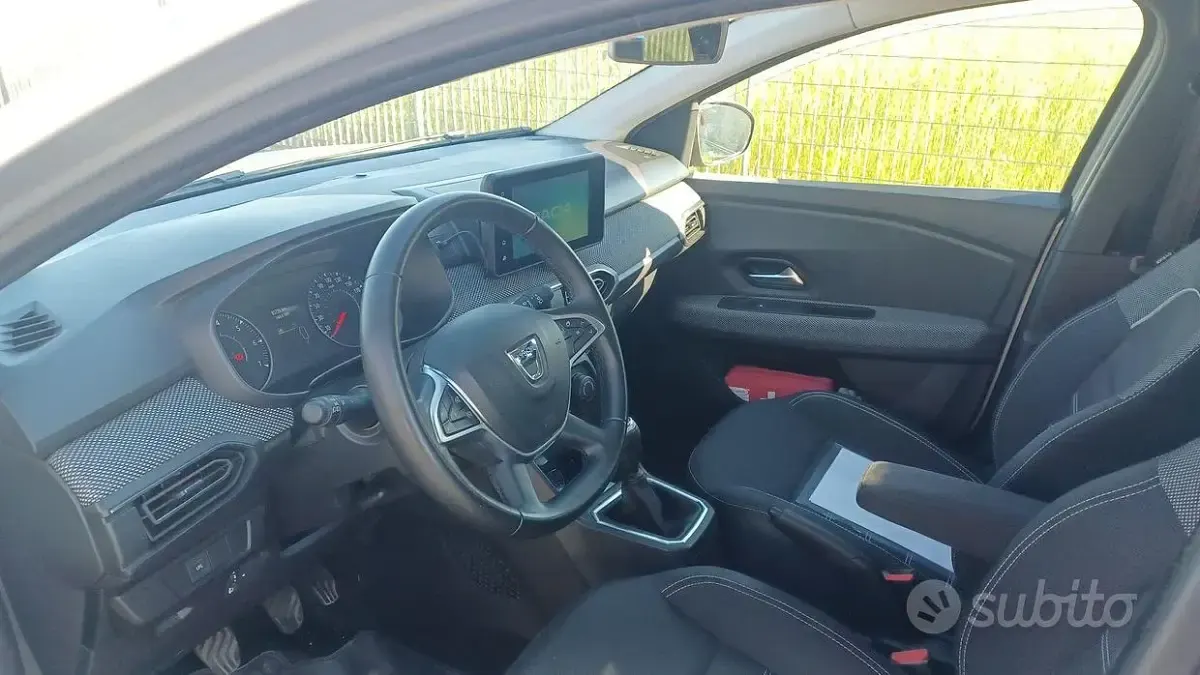 Usata Dacia Jogger 101 CV (74 kW) 2022 Grigio Monovolume