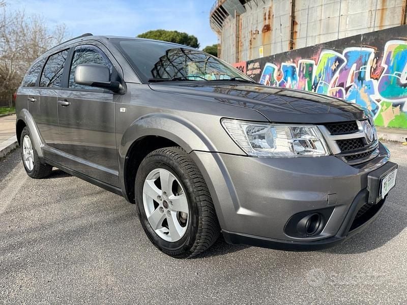Usata Fiat Freemont 140 CV (102 kW) 2012 Grigio SUV