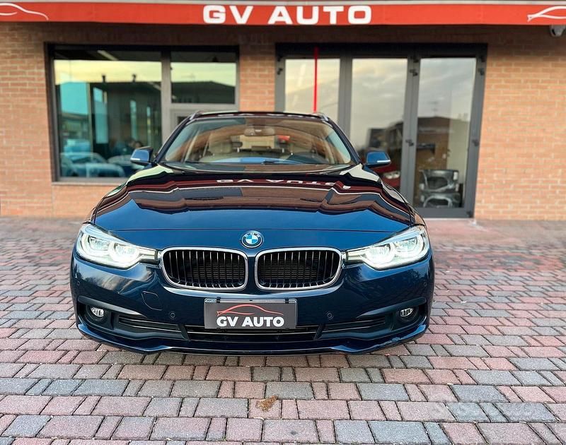 Usata BMW 316 Luxury Line 116 CV (85 kW) 2017 Blu Station wagon