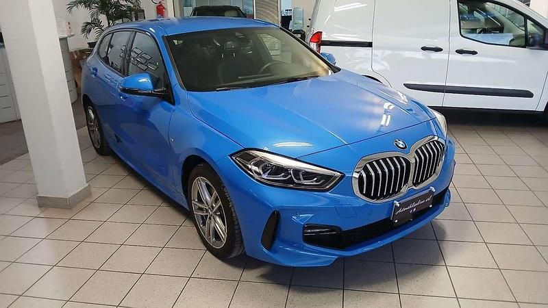Usata BMW 116 M Sport 109 CV (80 kW) 2023 Blu/azzurro Utilitaria