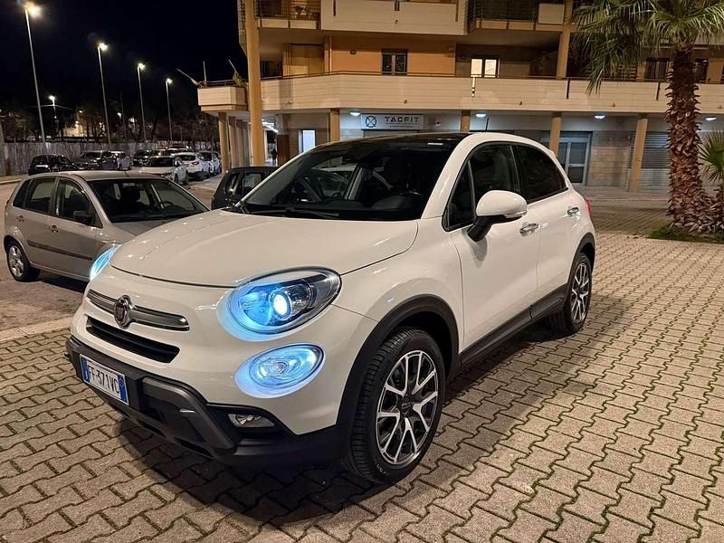 Bianco Usata 2016 Fiat 500X Cross Plus SUV | 11.500 € (Cara) - Immagine 1/4