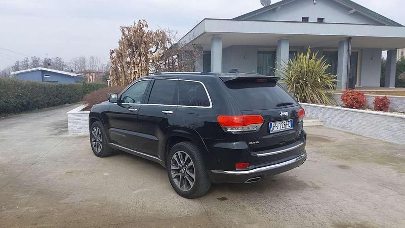 Usata Jeep Grand Cherokee Overland 250 CV (183 kW) 2017 Nero SUV