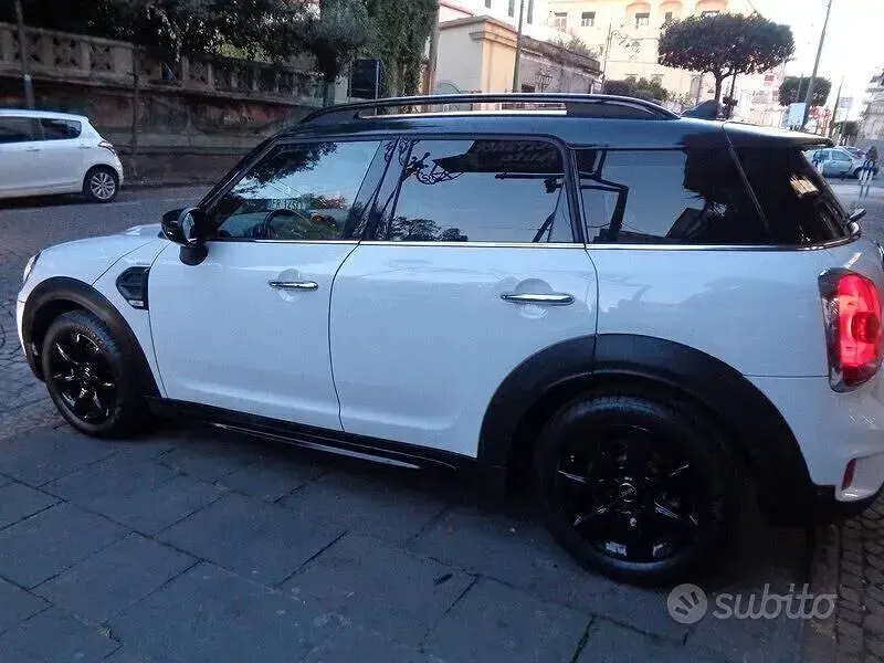 Käytetty Mini Cooper D Countryman 116 HP (85 kW) 2020 Valkoinen Katumaasturi
