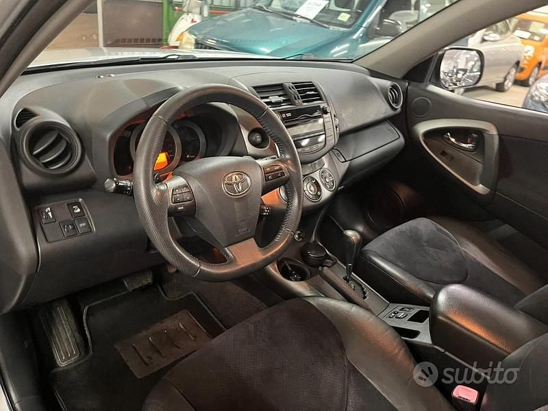 Usata Toyota RAV4 Executive 150 CV (110 kW) 2012 Grigio SUV