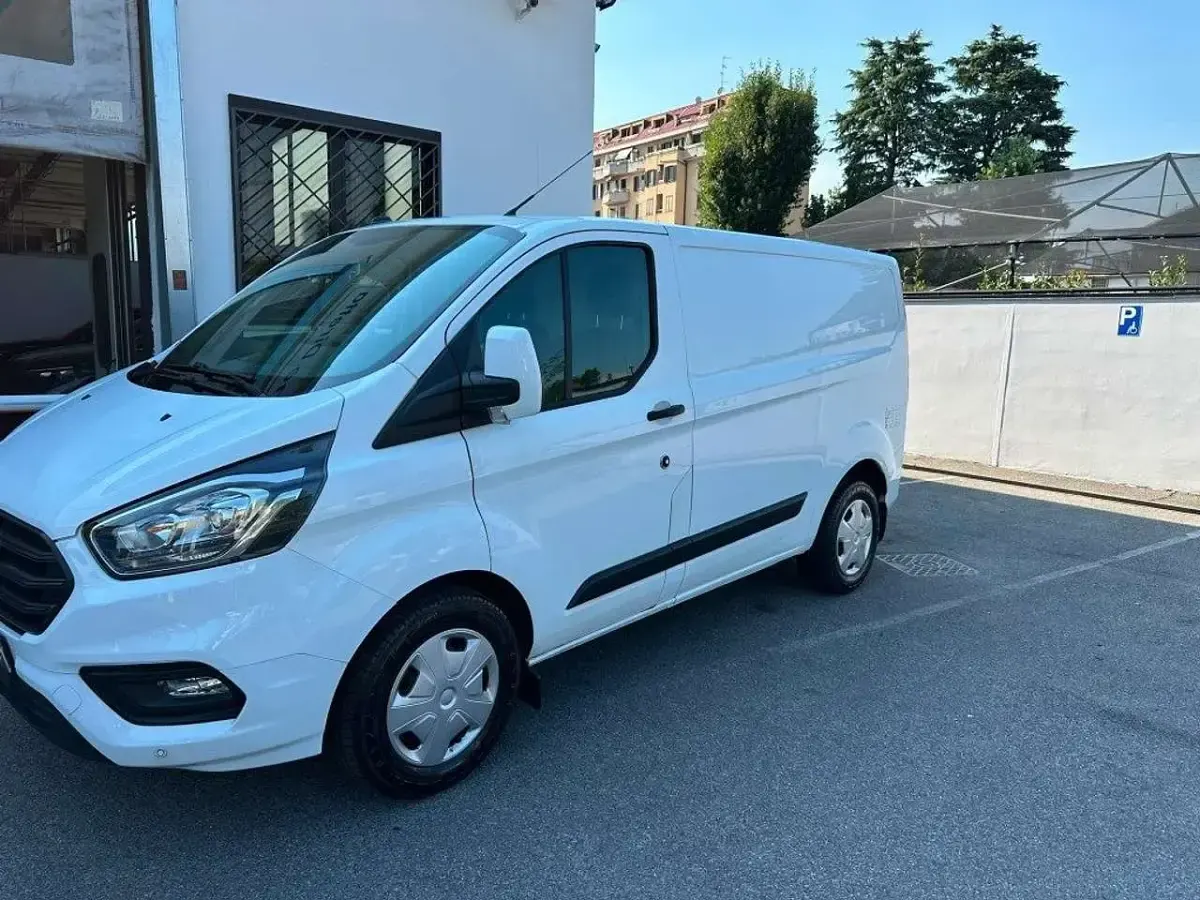 Usata Ford Transit Custom Trend 131 CV (96 kW) 2022 Bianco Furgone