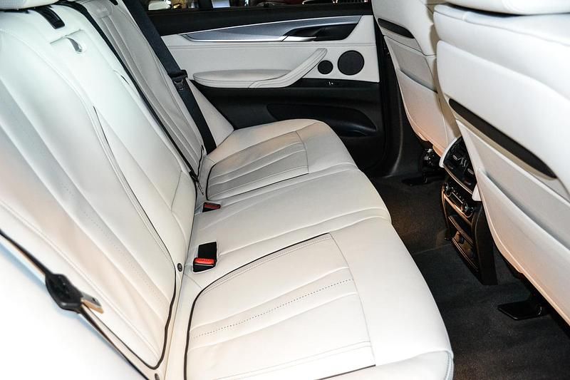 Usata BMW X5 Comfort Edition 381 CV (280 kW) 2017 Azuritnero metallizzato SUV