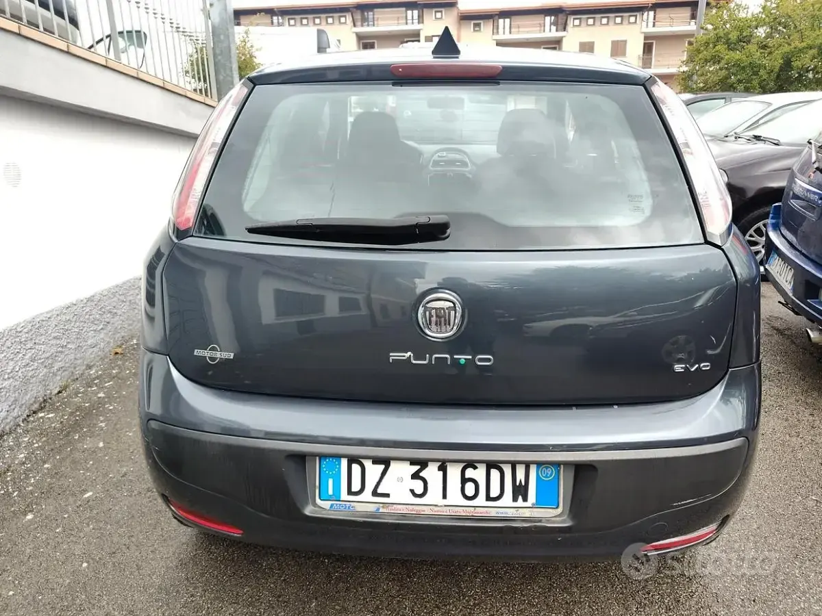 Usata Fiat Punto Evo Dynamic 77 CV (56 kW) 2009 Grigio Utilitaria