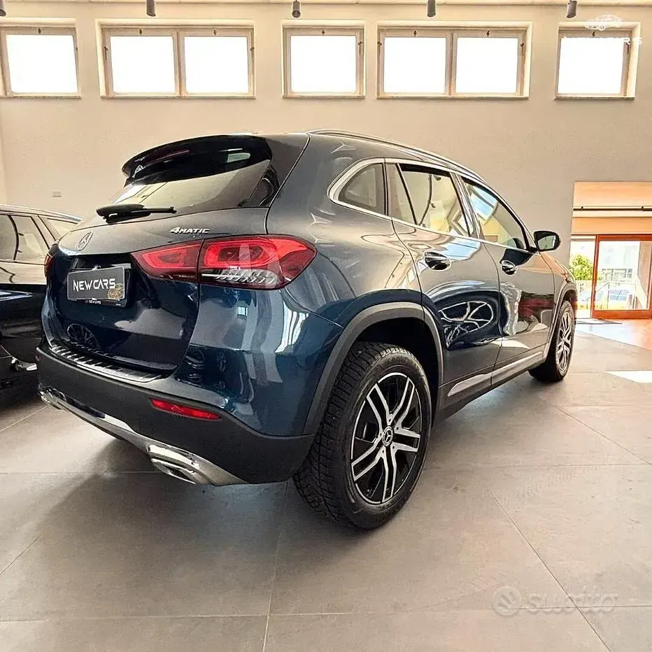 Gebraucht Mercedes GLA220 190 PS (139 kW) 2023 Blau SUV