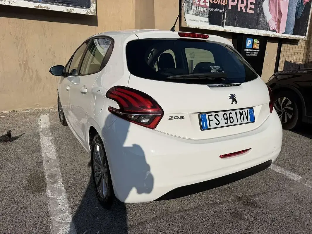 Usata Peugeot 208 Allure 82 CV (60 kW) 2018 Utilitaria